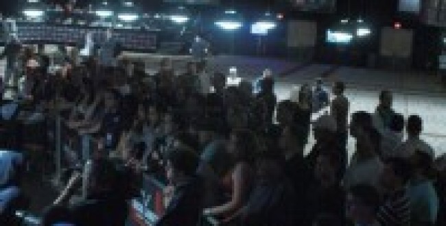 Crowd 200x300